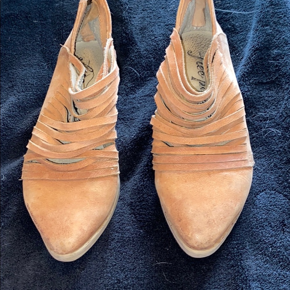 Free People adorable leather shoes